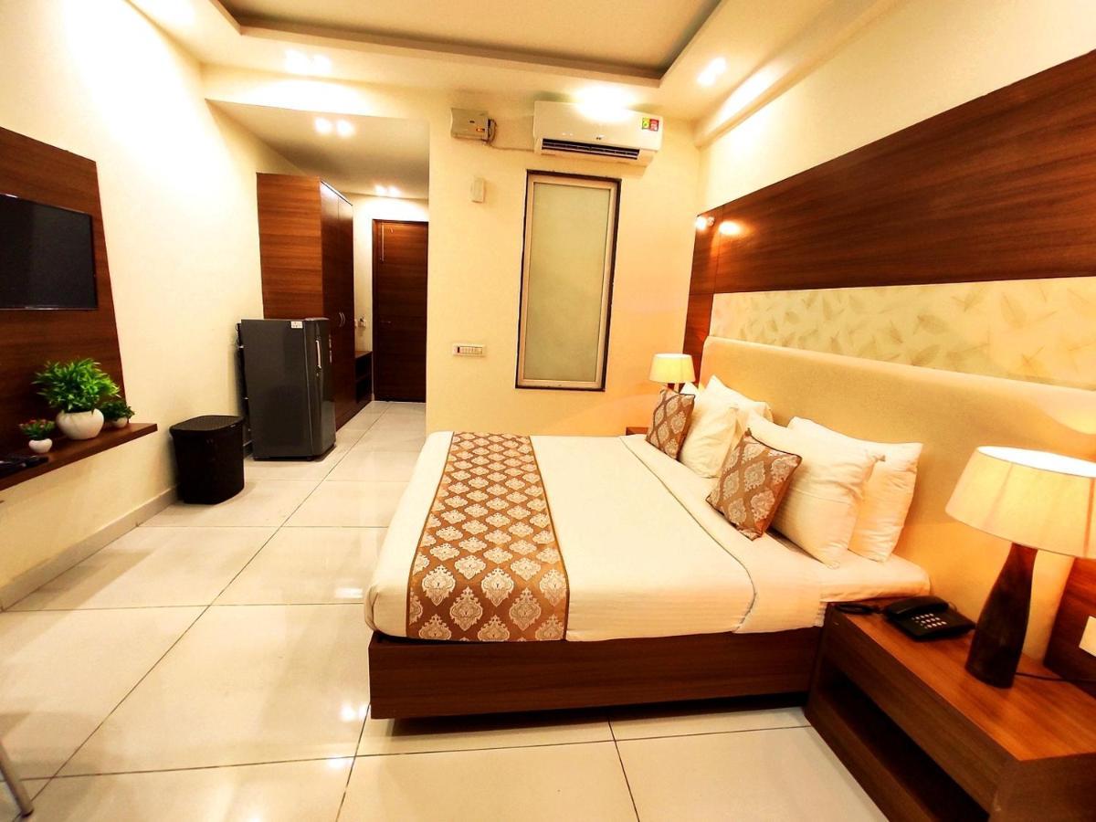 Hotel When In Gurgaon - Opposite To Artemis Hospital Extérieur photo